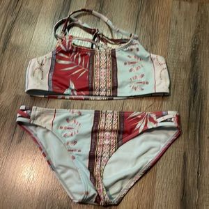 Roxy girls bikini. No tags fits about size 10/12